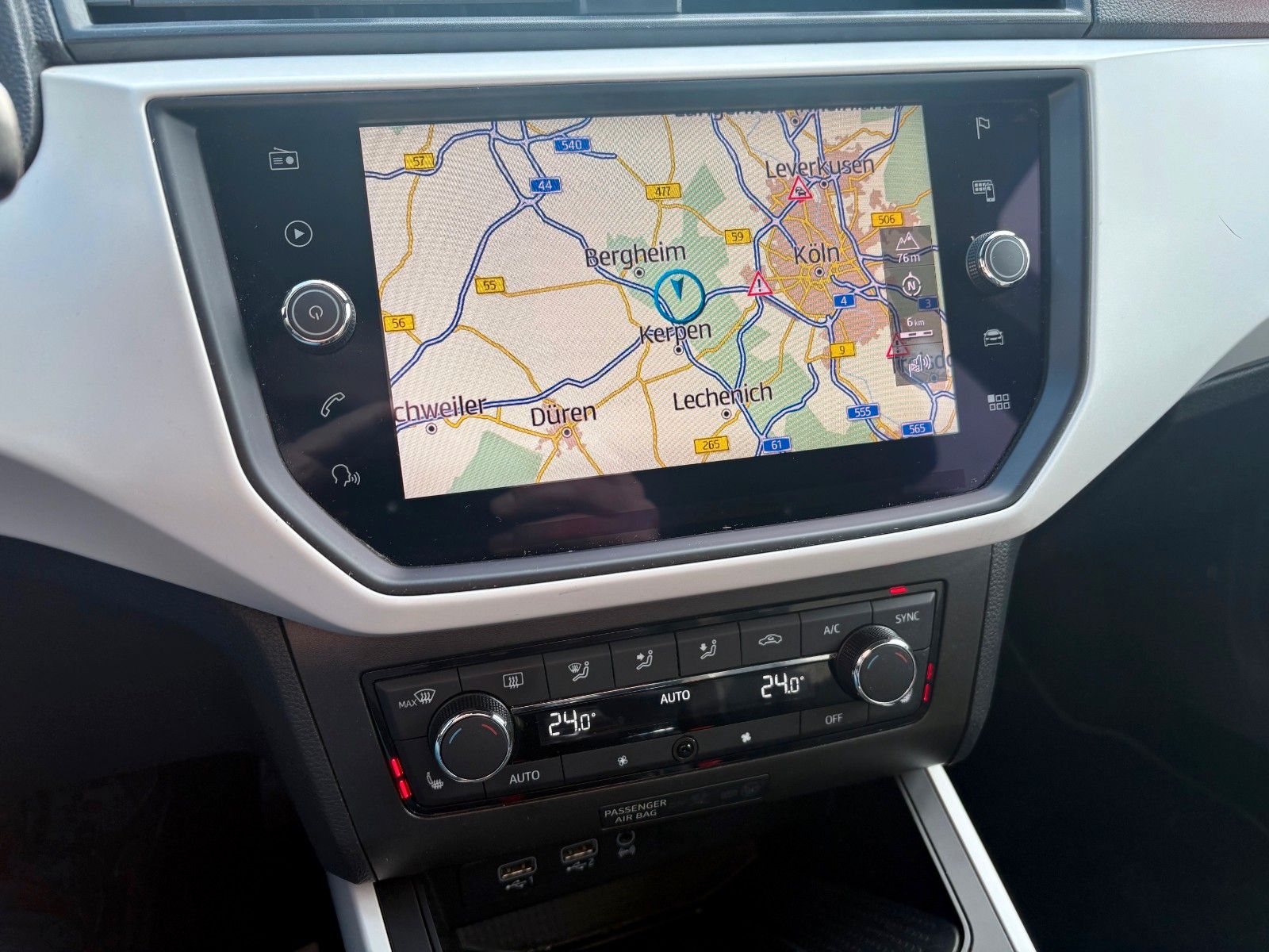 Fahrzeugabbildung SEAT Arona 1.0 Xcellence 85kW Navi SHZ PDC 1.HAND