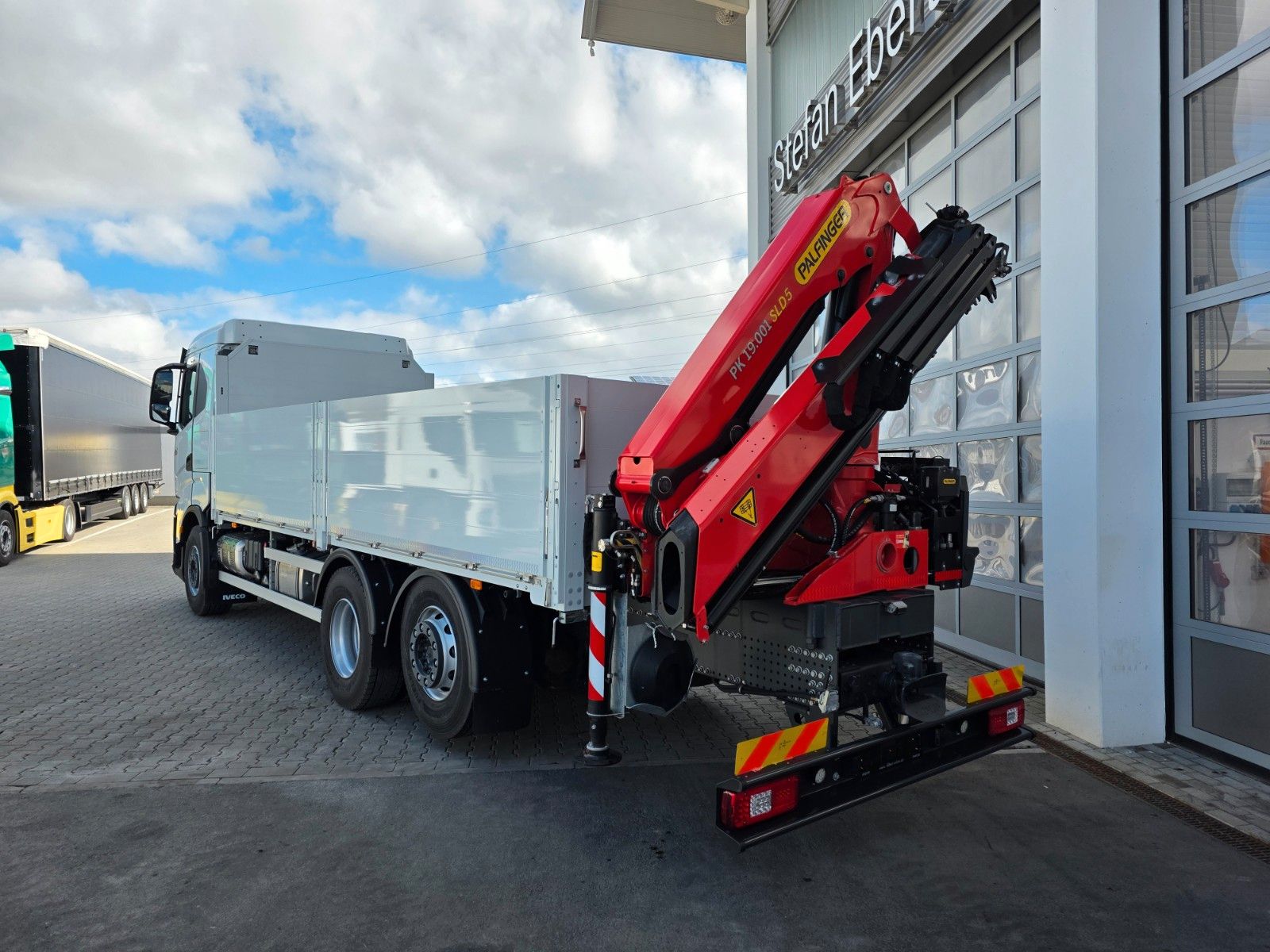 Fahrzeugabbildung Iveco X-Way AD280X49Y Palfinger PK 19.001 SLD5 Funk