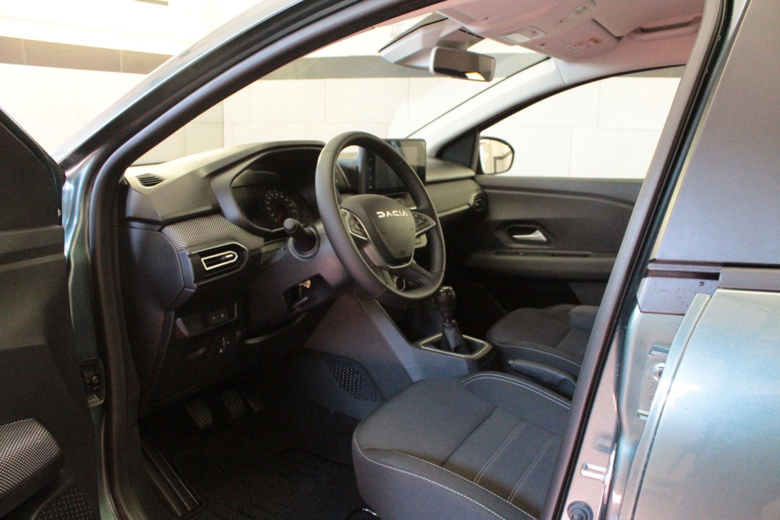 Fahrzeugabbildung Dacia Sandero TCe 100  ECO G Expression*Winterpaket*