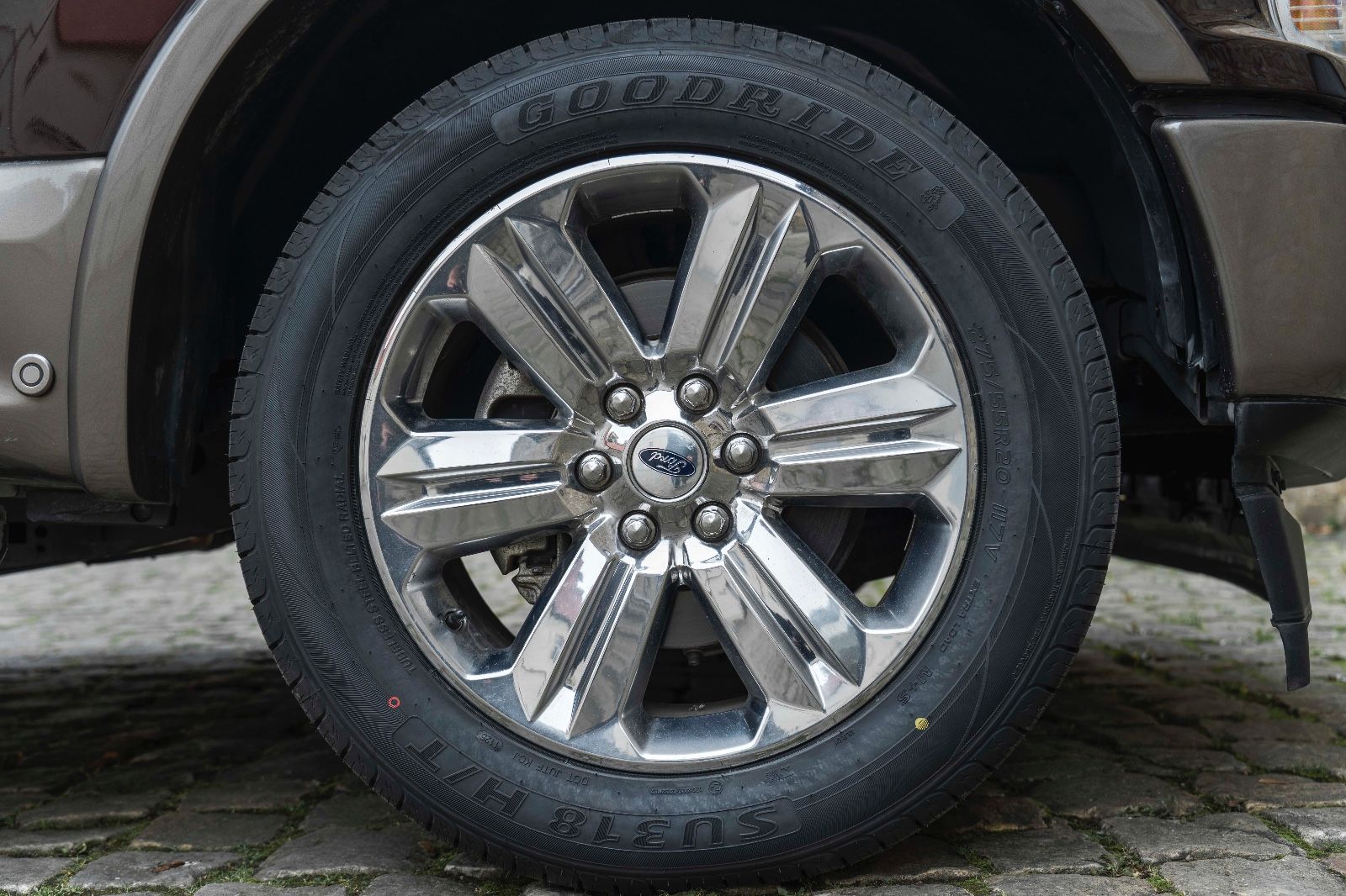 Fahrzeugabbildung Ford F 150 LARIAT 5.0L B&O AHK TOTW 360° PANO SHZ/K