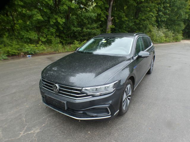 VW Passat Variant GTE Aut. LED SHZ Navi ACC AHK