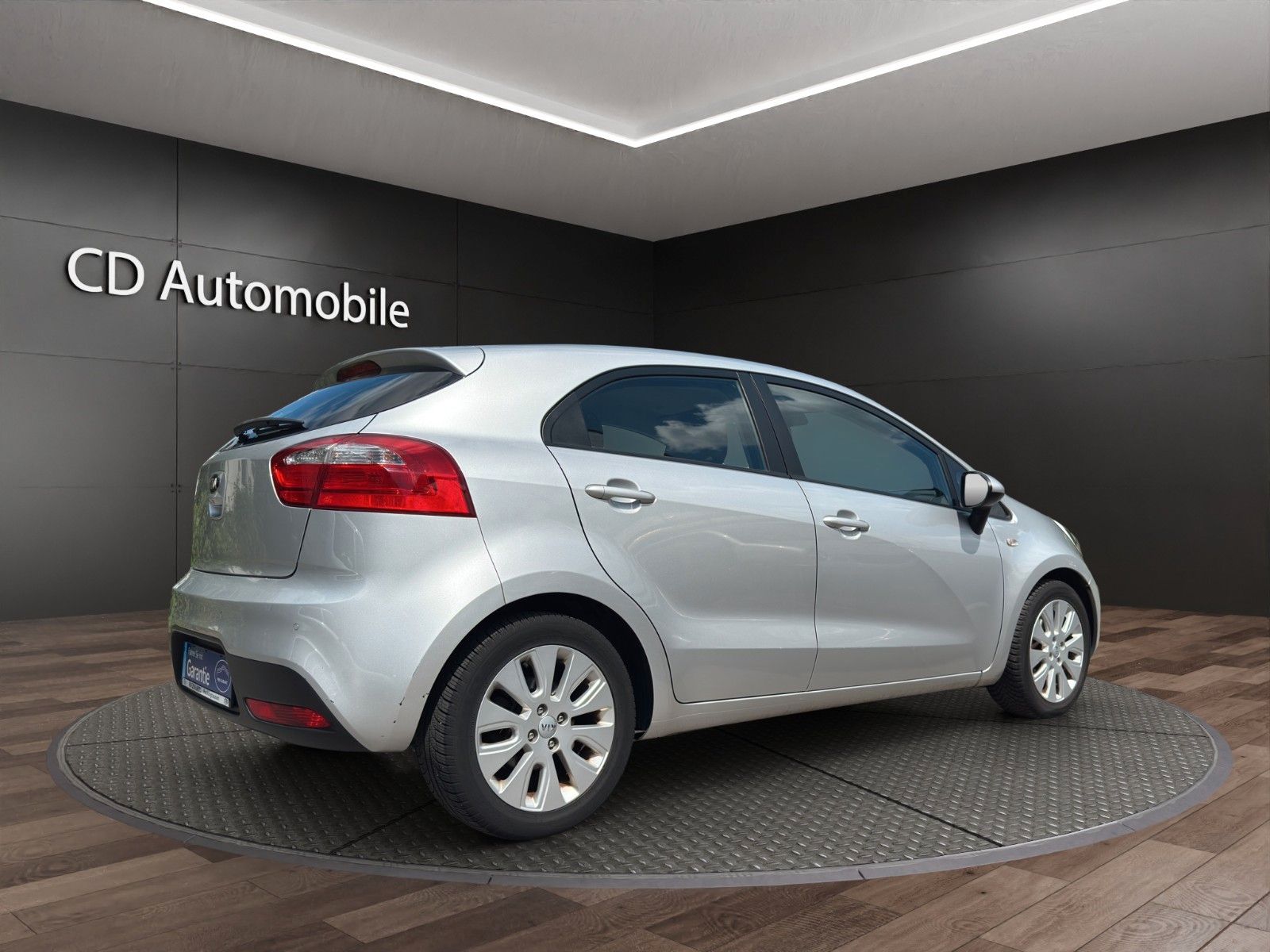 Fahrzeugabbildung Kia Rio Edition 7 Klima/Navi/Kamara/TÜV NEU