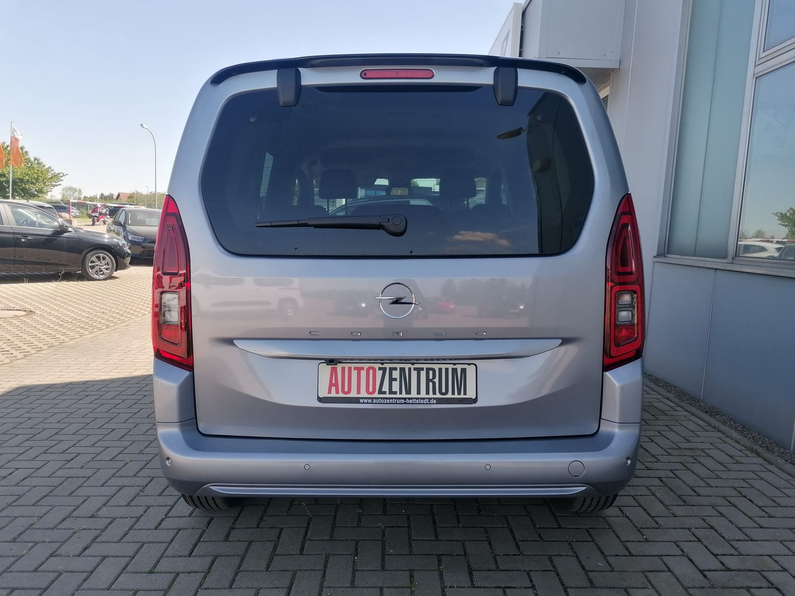 Fahrzeugabbildung Opel Combo 1.5 D PKW MATRIX-LED ALU KAMERA NAVI 10"