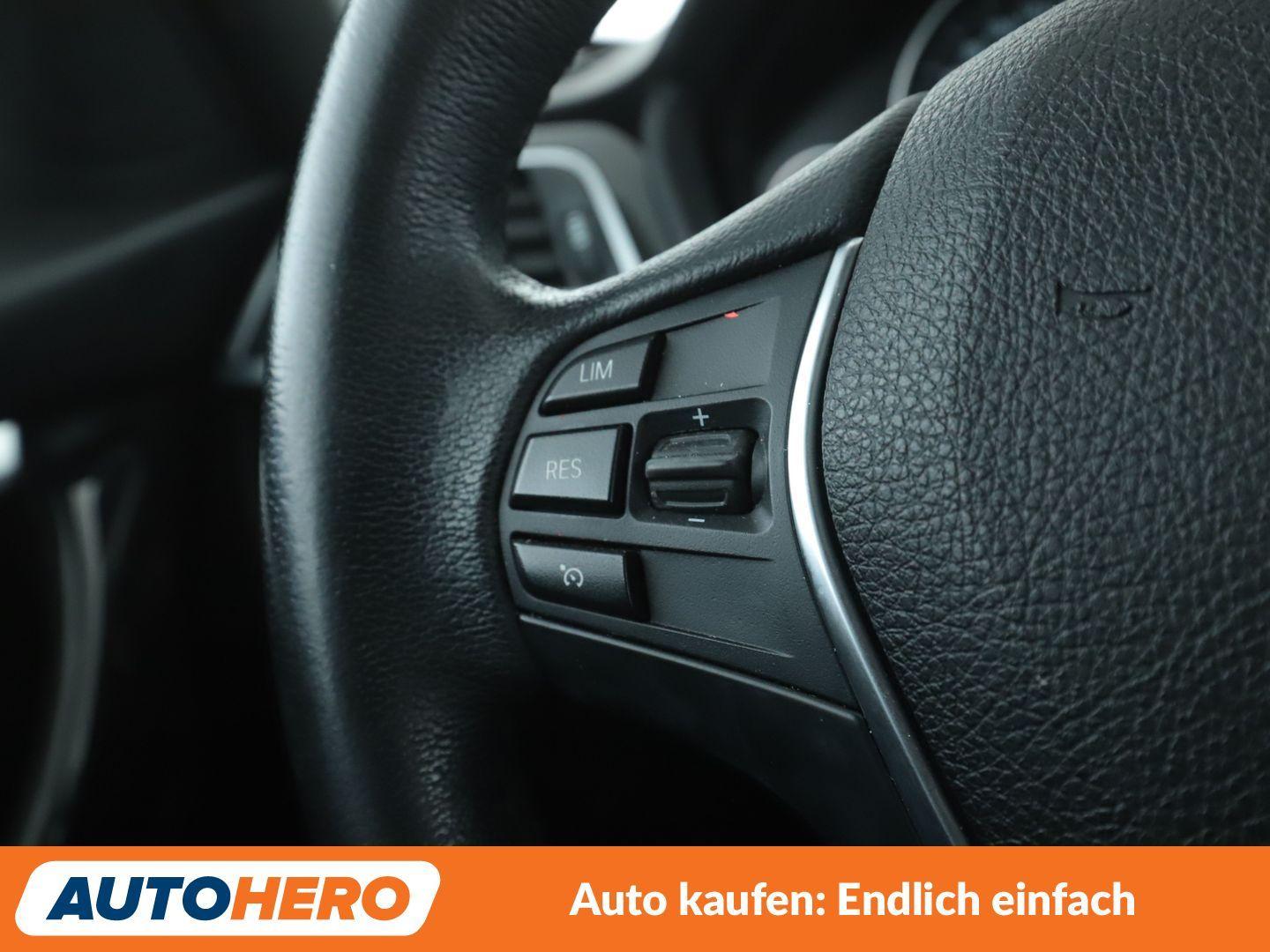 BMW 320i Luxury Line Aut.*NAVI*LED*TEMPO*PDC*SHZ*