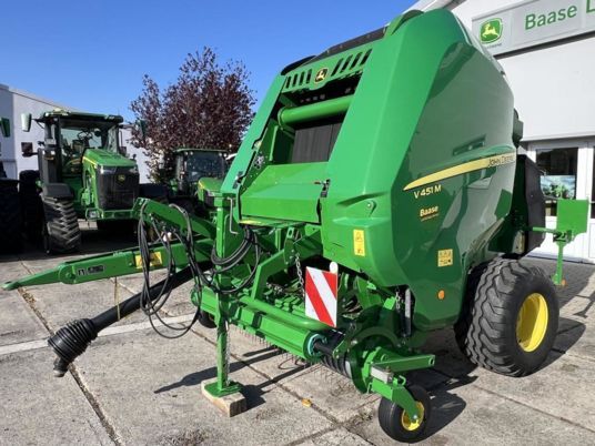 John Deere V451M nur 3244 Ballen!