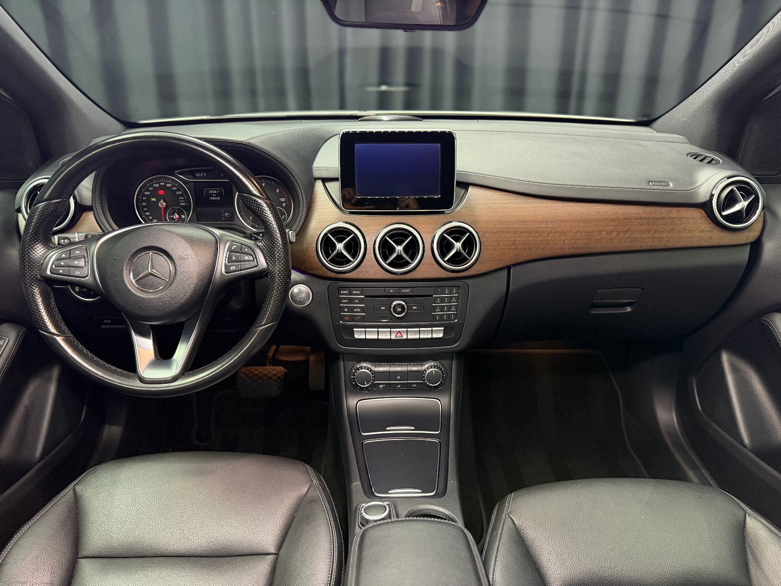 Fahrzeugabbildung Mercedes-Benz B 220 CDI |AUTOMATIK|NAVI|RF-CAM|LEDER