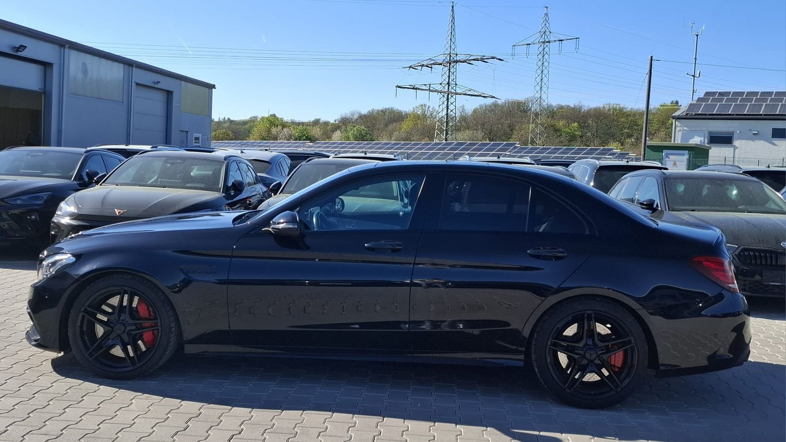 Fahrzeugabbildung Mercedes-Benz c63s AMG PANO*LEDER*BURMESTER*MULTIBEAM*DISTR.