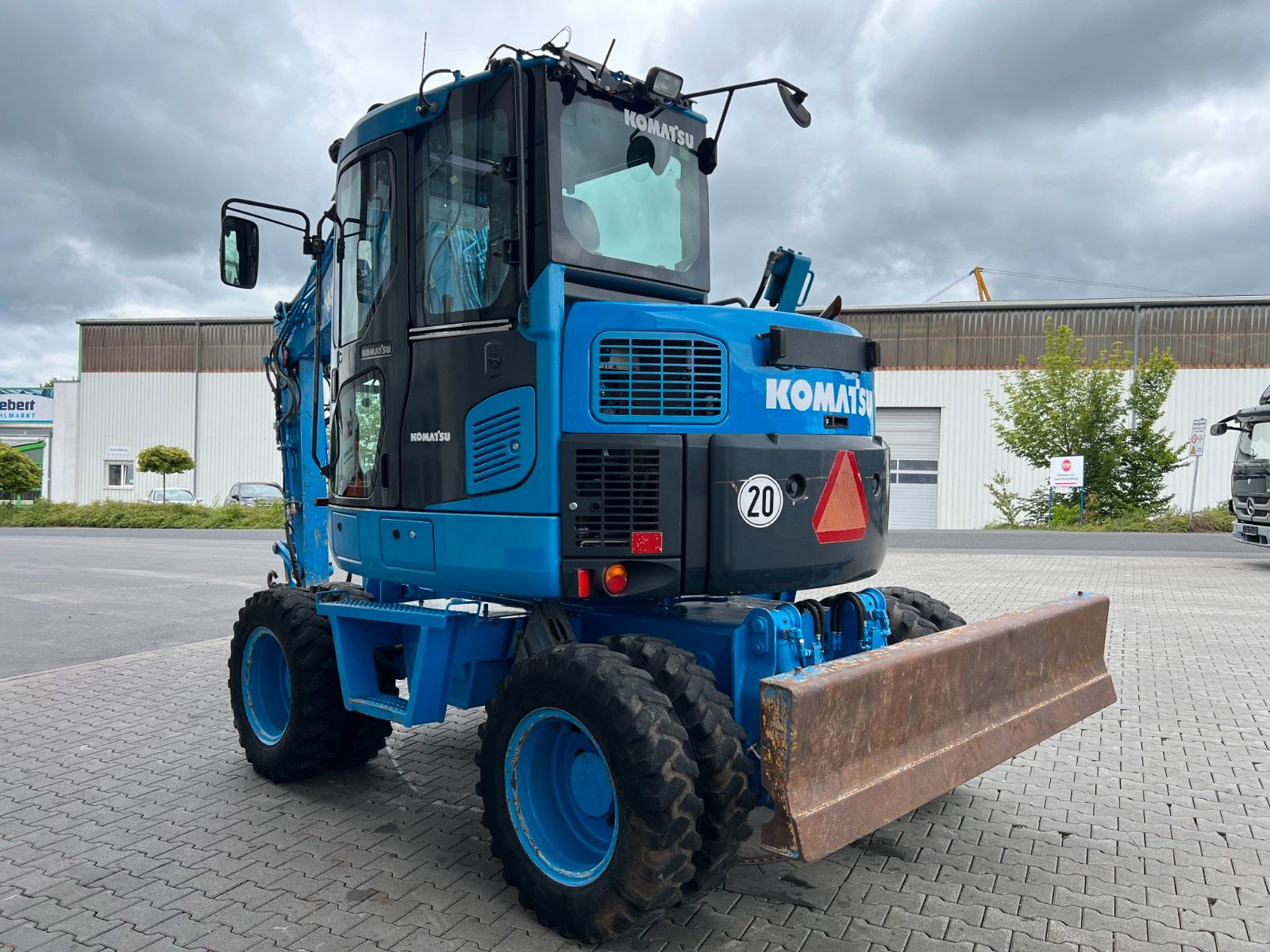 Fahrzeugabbildung Komatsu PW 98MR-8 / 5.734h / Powertilt HS08