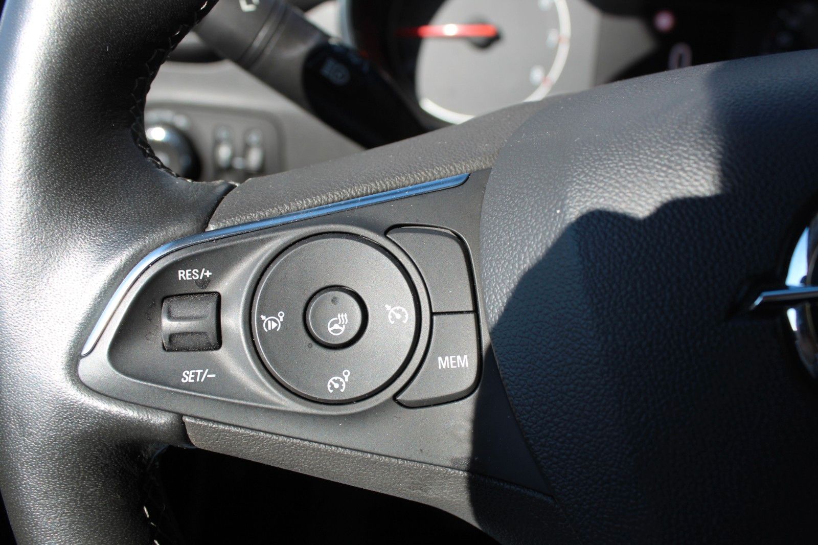 Fahrzeugabbildung Opel Crossland Elegace AHK*Navi*Winterpaket*Kamera