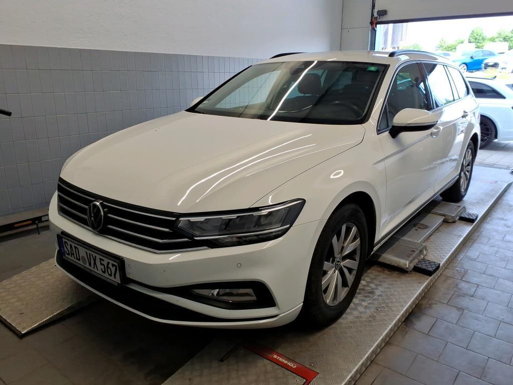 VW Passat Var 2.0TD Conceptline Navi Kamera PDC Alu