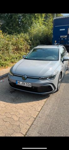 Volkswagen Golf 1.5 TSI OPF 110kW R-Line Variant R-Line