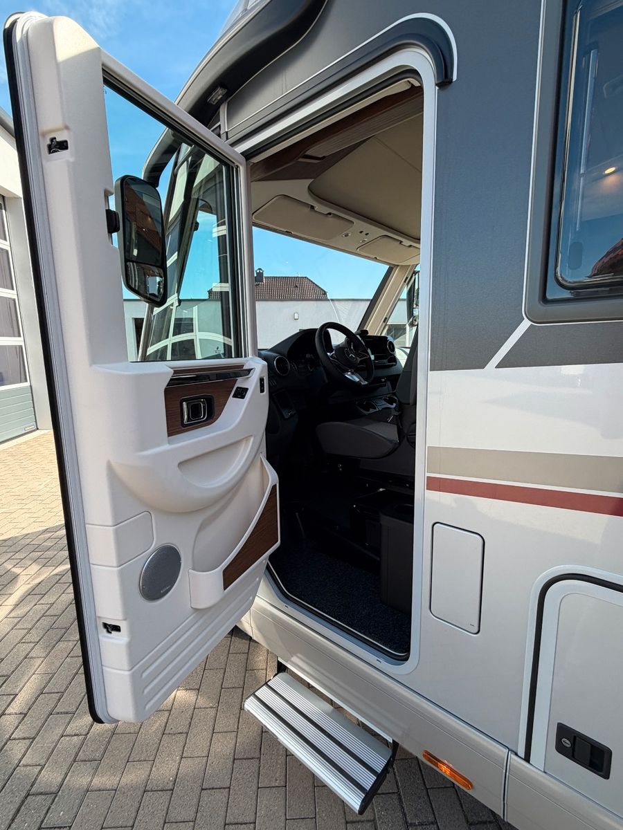 Fahrzeugabbildung Carthago chic c-line I 4.9 LE L Cortina Silverline