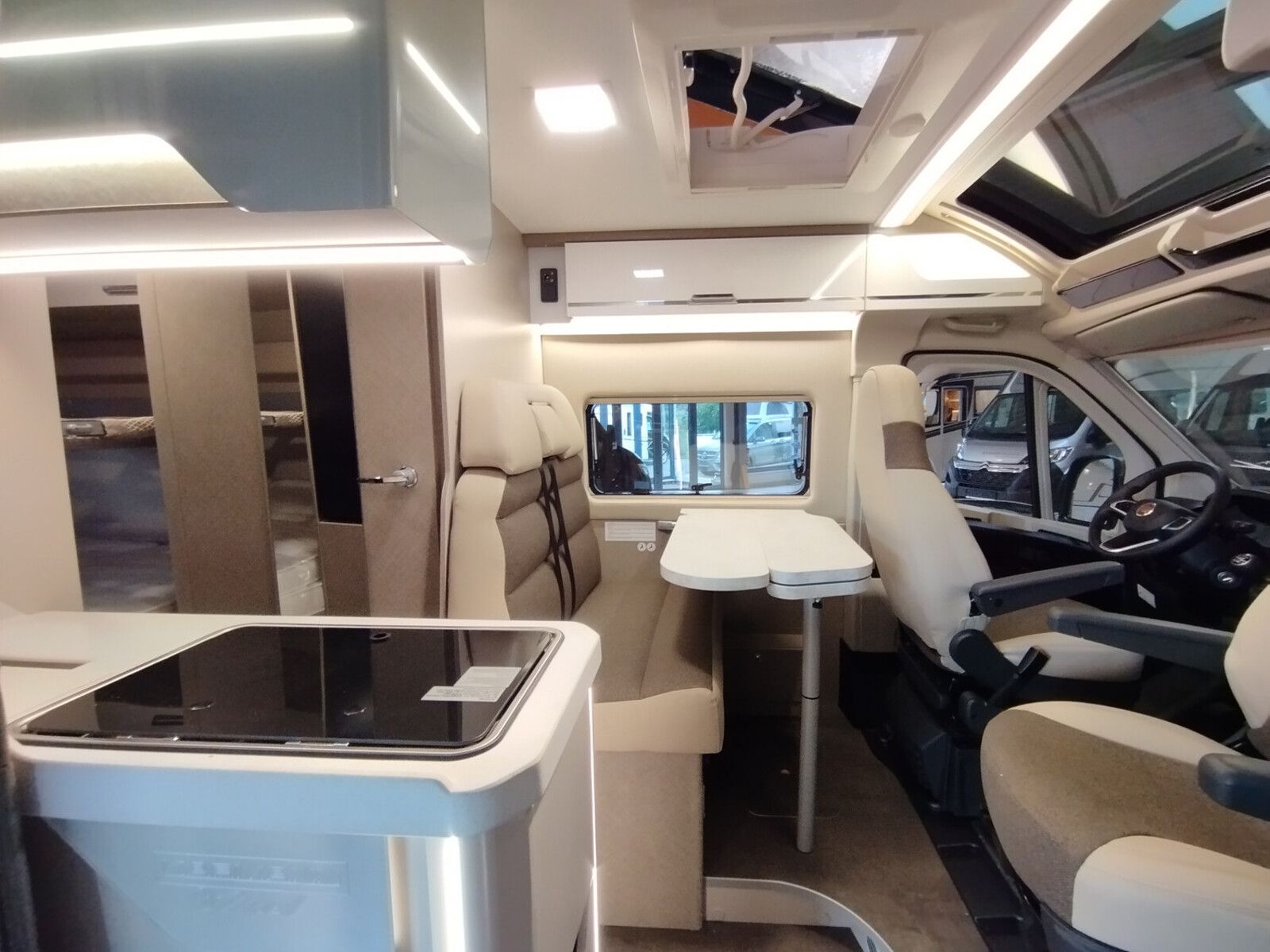 Fahrzeugabbildung Karmann Davis Lifestyle DA 591 LS Markise und Skyroof