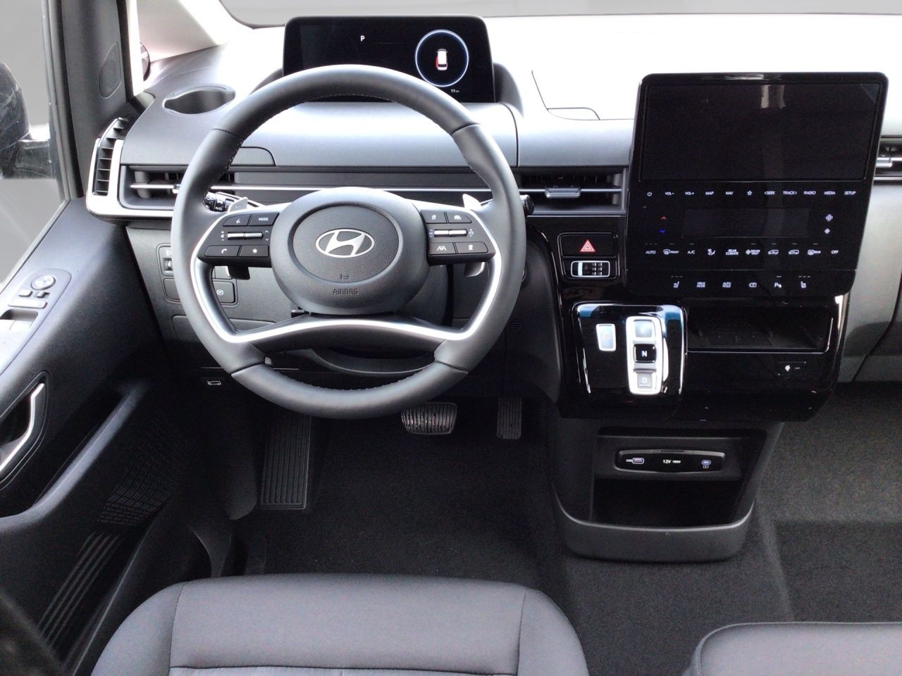 Fahrzeugabbildung Hyundai STARIA TREND *CARPLAY*NAVI*SHZ*LHZ*18''*