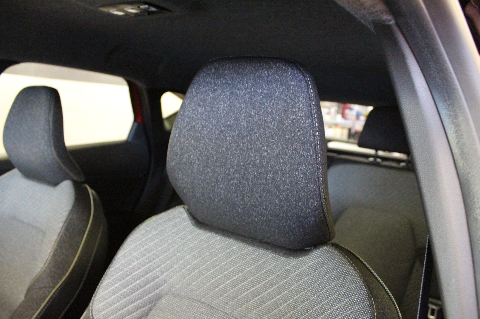 Fahrzeugabbildung Renault Captur Mild Hybrid 140 Techno *Navi* Sitzhzg*