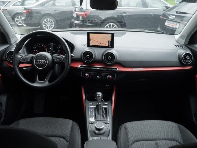Q2 35 TFSI sport AHK+NAVI+LED