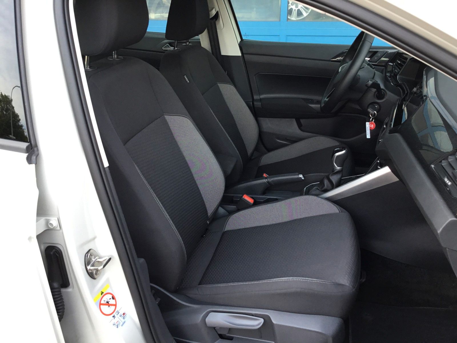 Fahrzeugabbildung Volkswagen Polo 1.0 TSI Life+Sitzheizung+AppConnect+Kamera