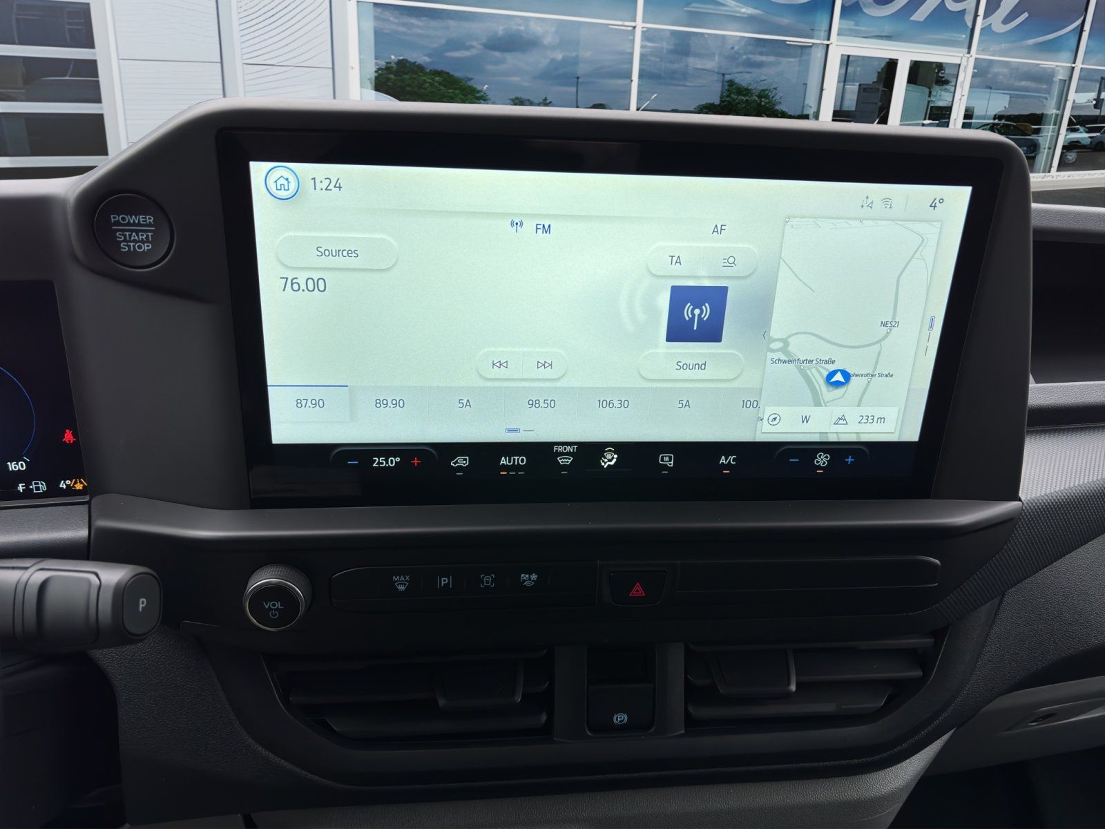 Fahrzeugabbildung Ford Transit Custom 320 L1 Trend FWD Plug-in Hybrid