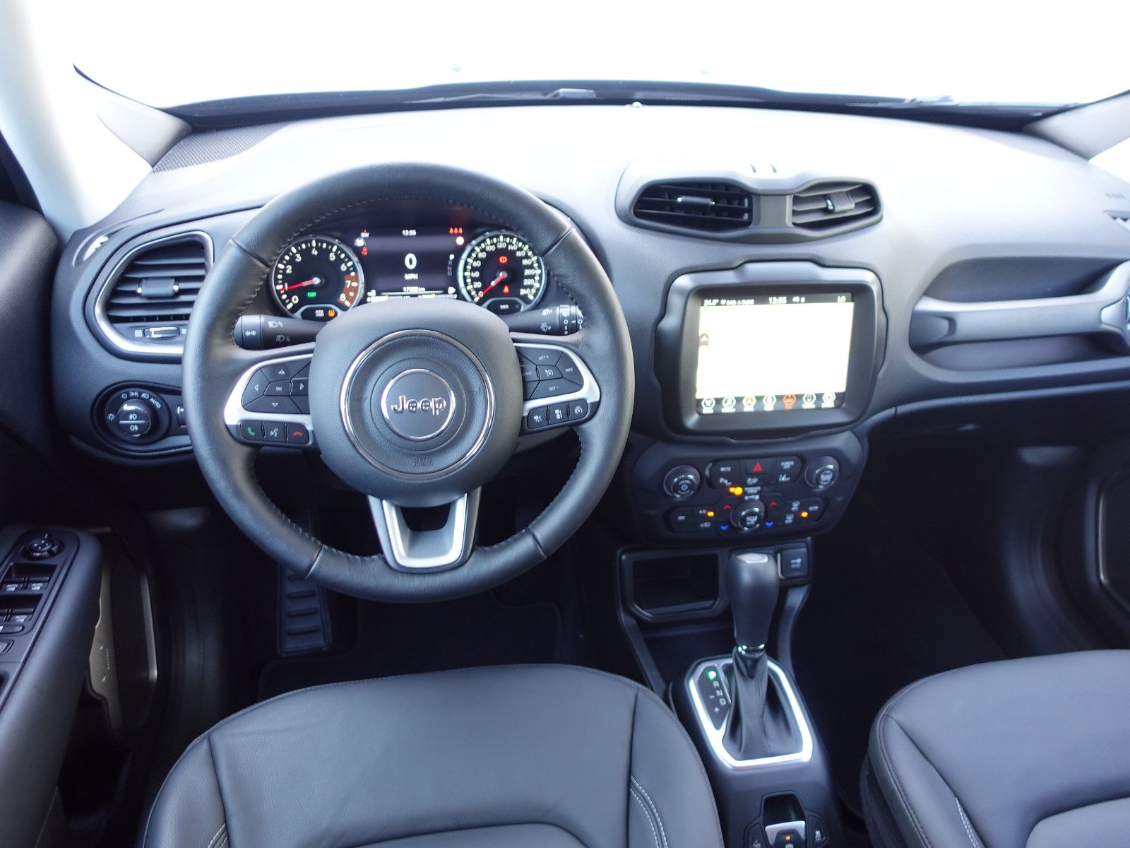 Fahrzeugabbildung Jeep Renegade 1.5 AUTOMATIK E-Hybrid S-Edition SHZ