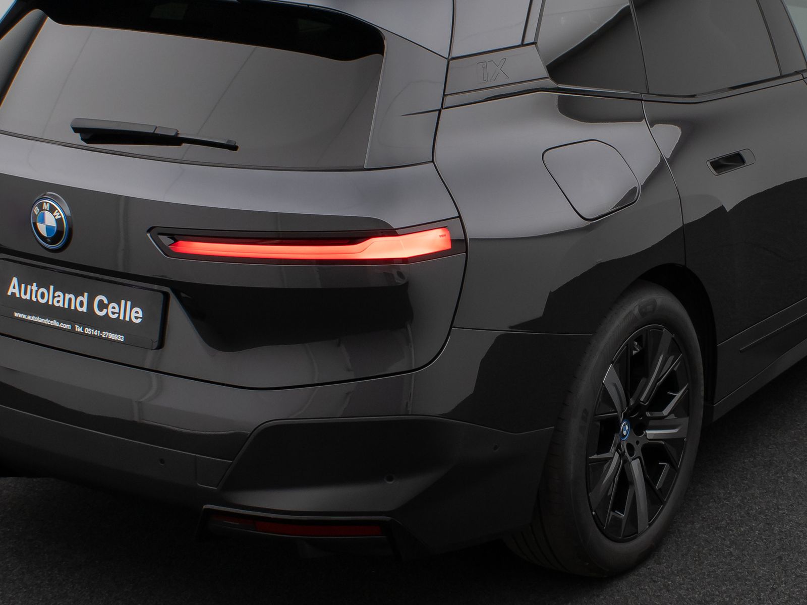 Fahrzeugabbildung BMW iX xD40 Laser 360° H/K DAB SoftCl ACC AHK 21Zoll