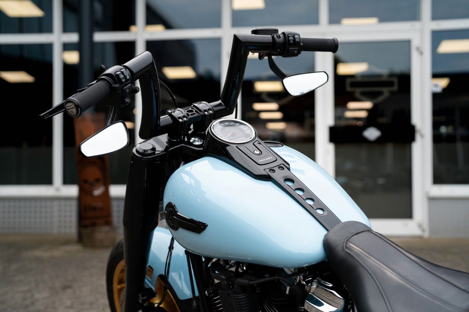 Fahrzeugabbildung Harley-Davidson Light Blue FAT BOY FLFBS 114 - Jekill & Hyde-