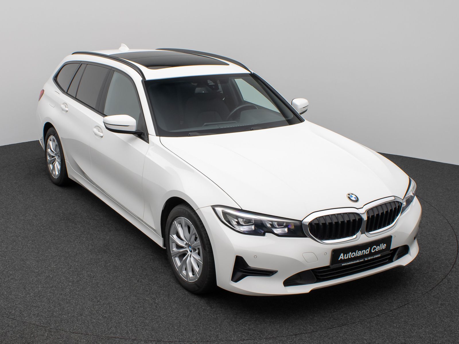 Fahrzeugabbildung BMW 320d xD Panorama DAB PDC Geschwindigkeitsreg LED