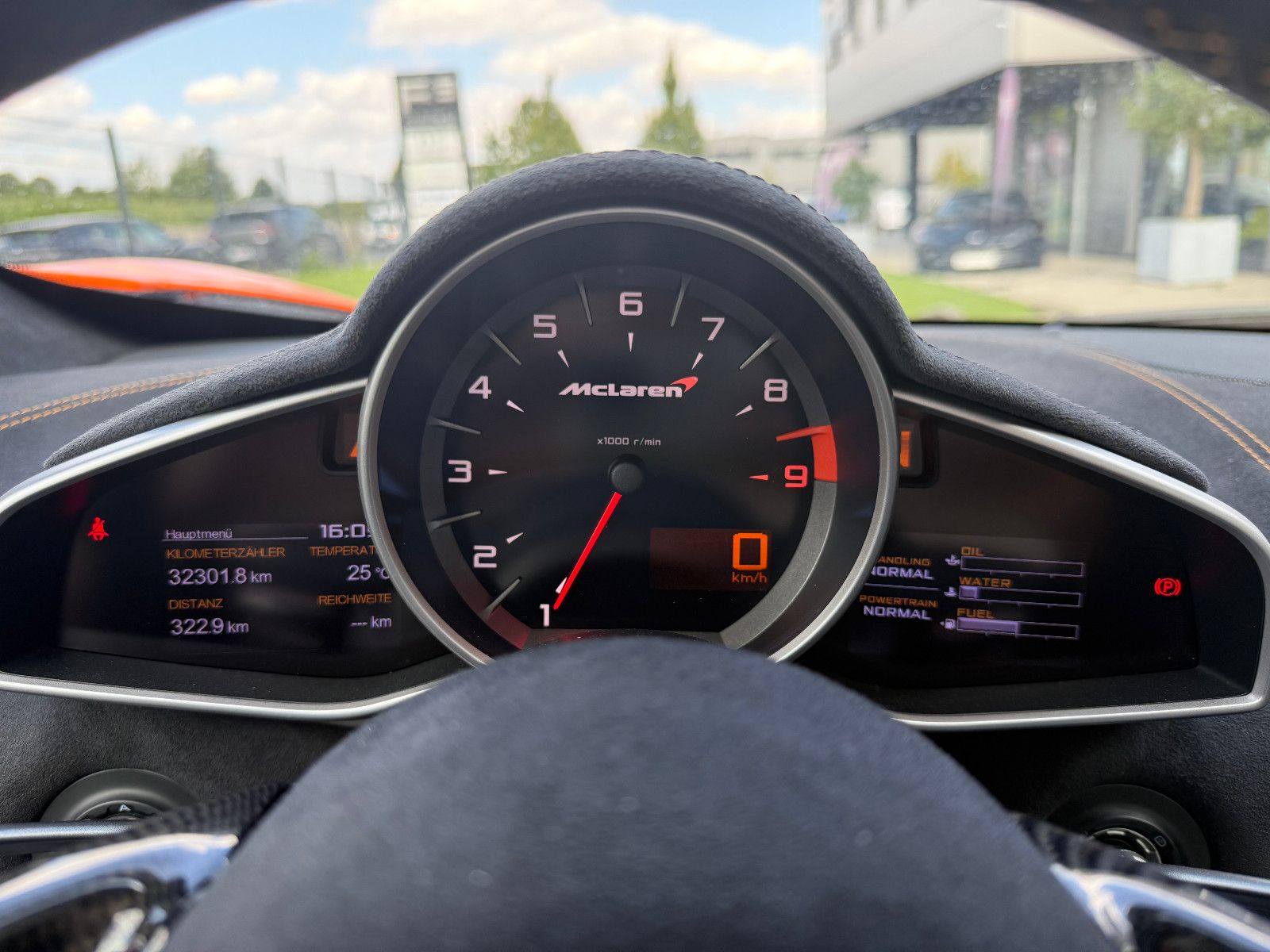 Fahrzeugabbildung McLaren 650S Spider-1.HD.-Carbon-TechPaket II-Sportausp.