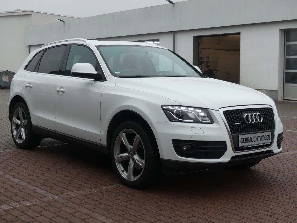Fahrzeugabbildung Audi Q5 2.0 TFSI S tronic quattro *AHK*XEN*PANO*NAVI*