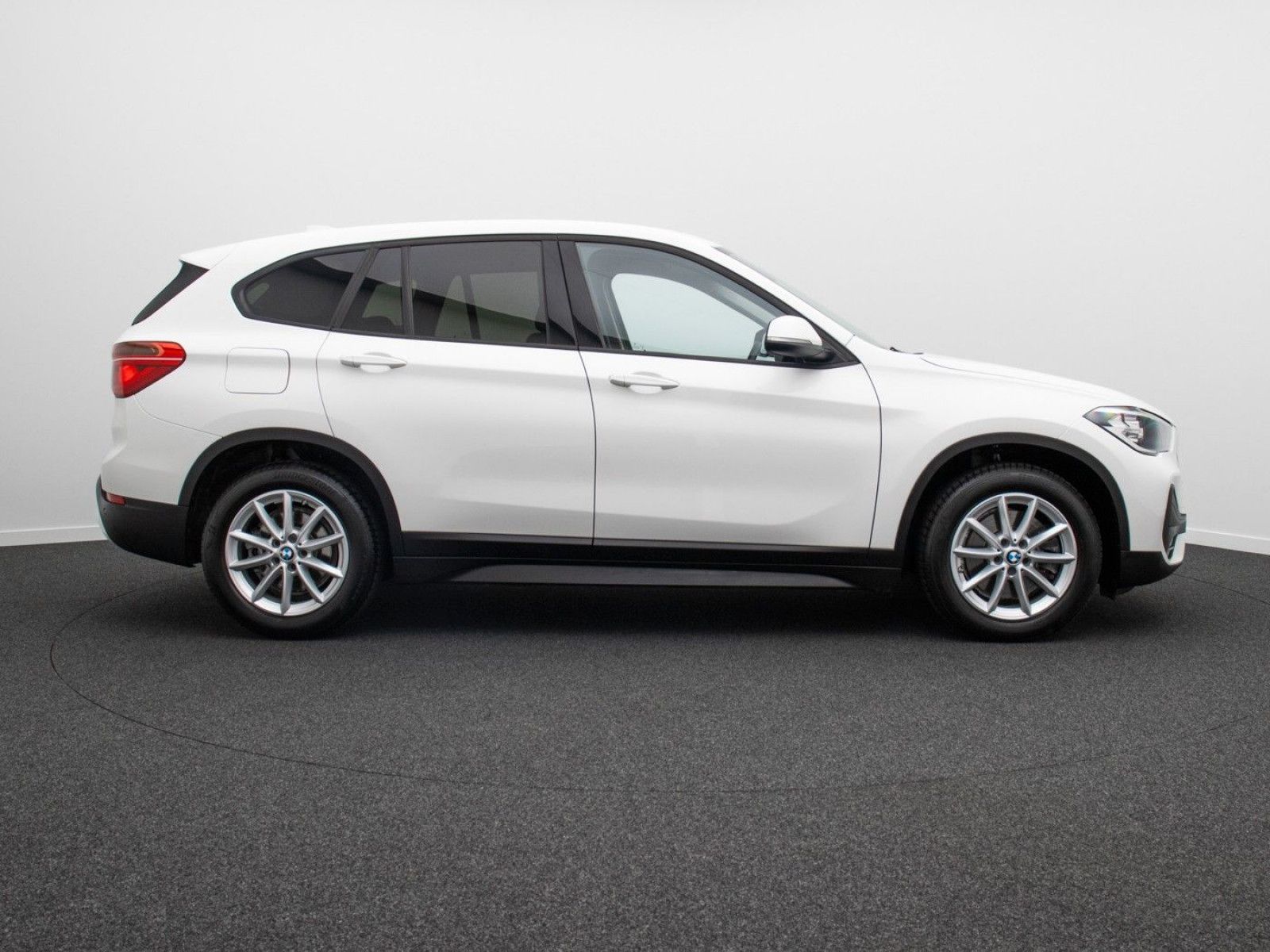 Fahrzeugabbildung BMW X1 xD25e DAB Navi Lordos PDC Geschwindigkeitsreg