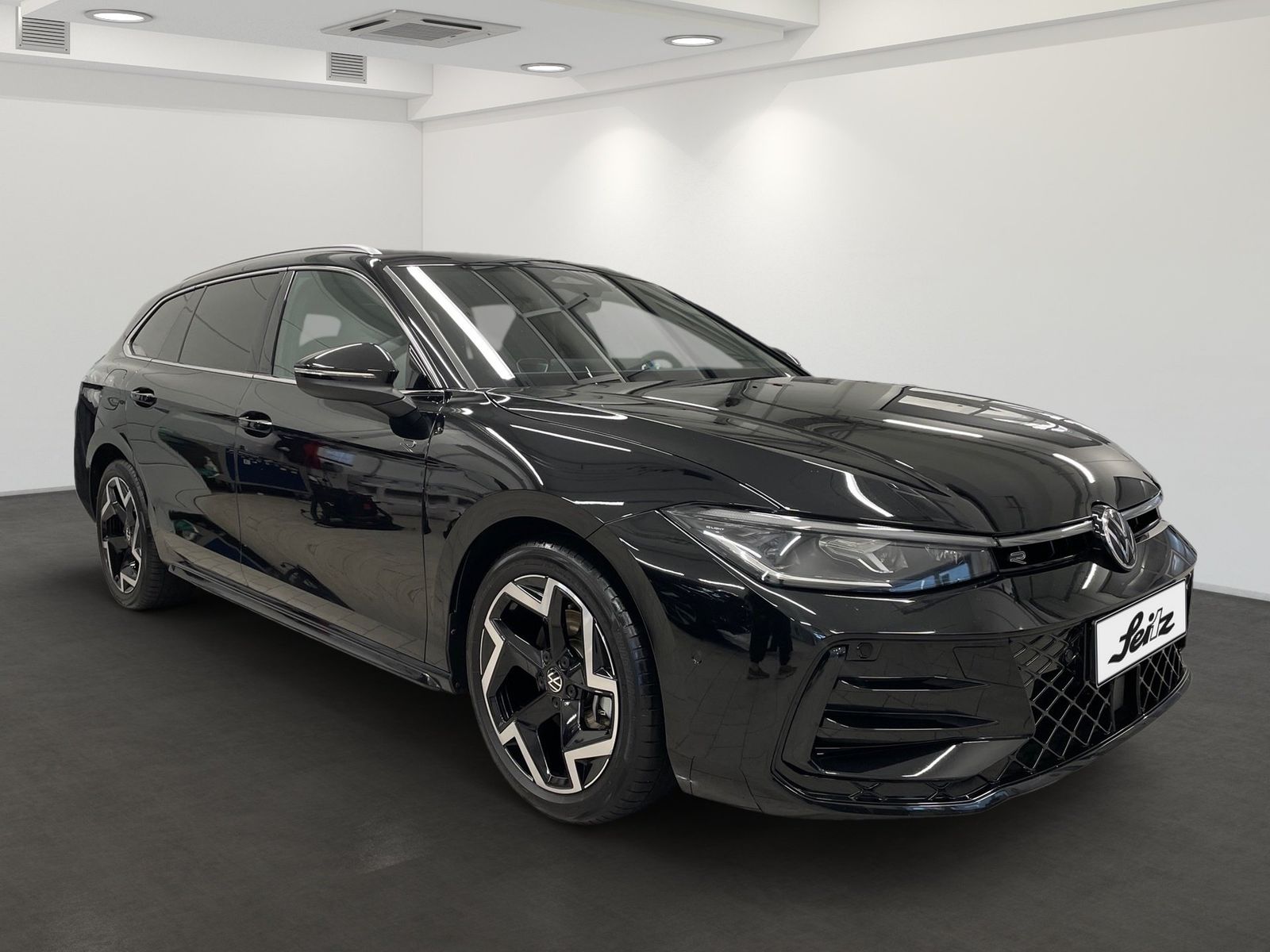 Volkswagen Passat Variant 2.0 TDI R-Line AHK HEAD-UP PANO foto 3