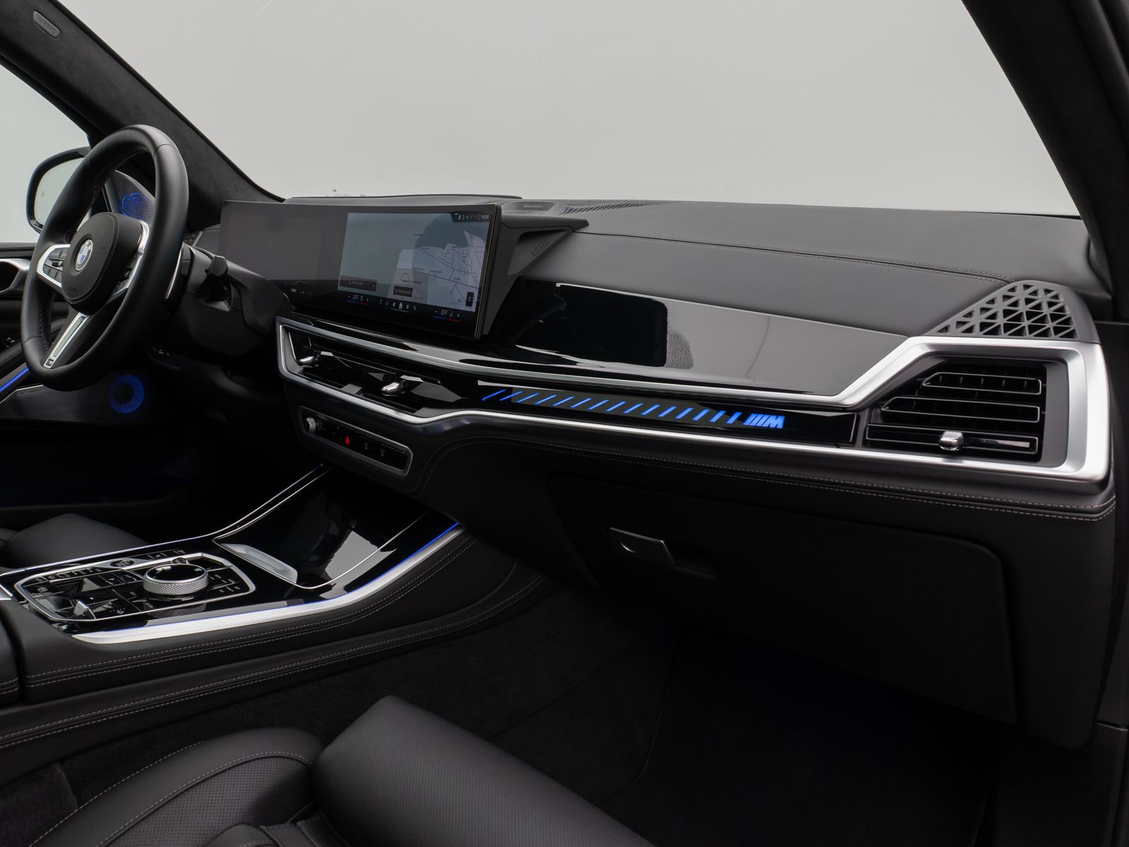 Fahrzeugabbildung BMW X5 M60i Panorama 360° B&W SoftCL Massage 22Zoll