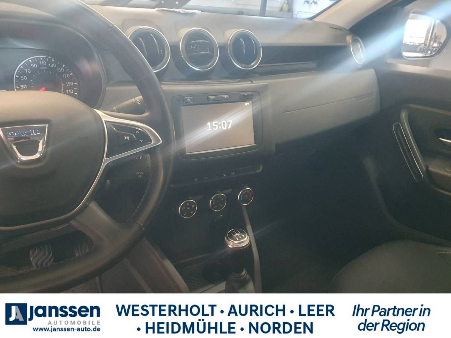 Fahrzeugabbildung Dacia DUSTER Comfort TCe 100 2WD