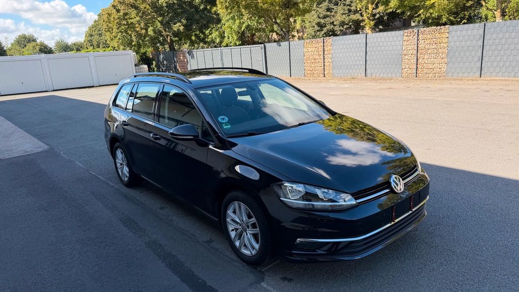 Image of Volkswagen Golf