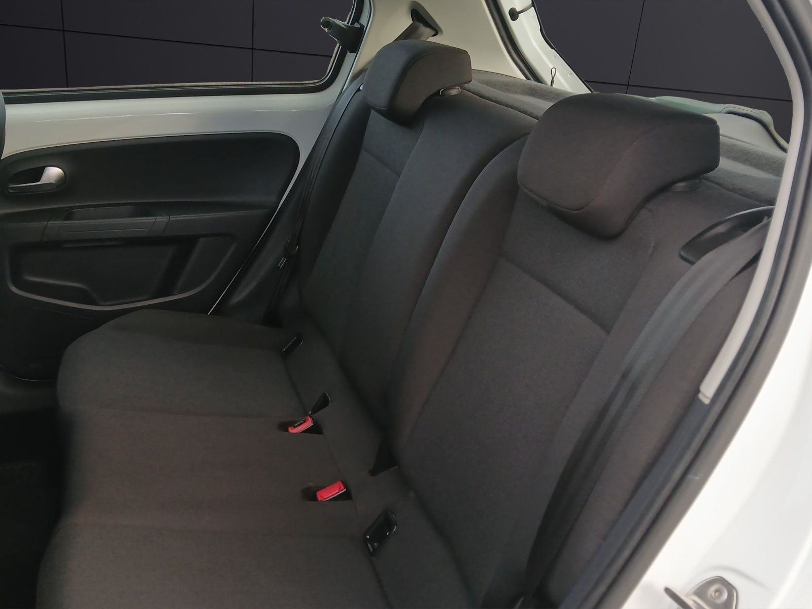 Fahrzeugabbildung Volkswagen up! 1.0 Basis Klima DAB SHZ