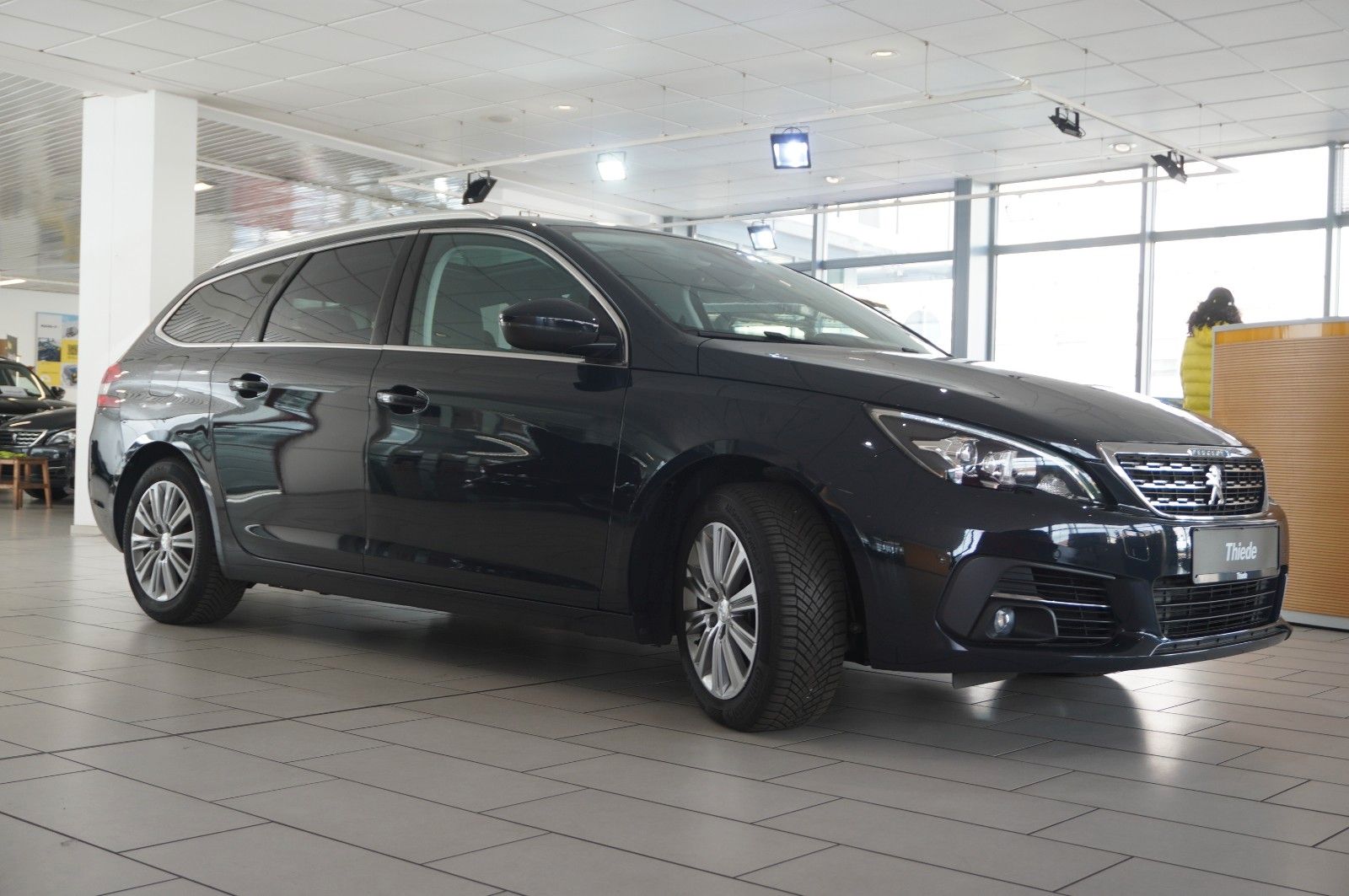 Fahrzeugabbildung Peugeot 308 SW 1.5D ALLURE BUSINESS NAVI/LED/PANO/KAMERA