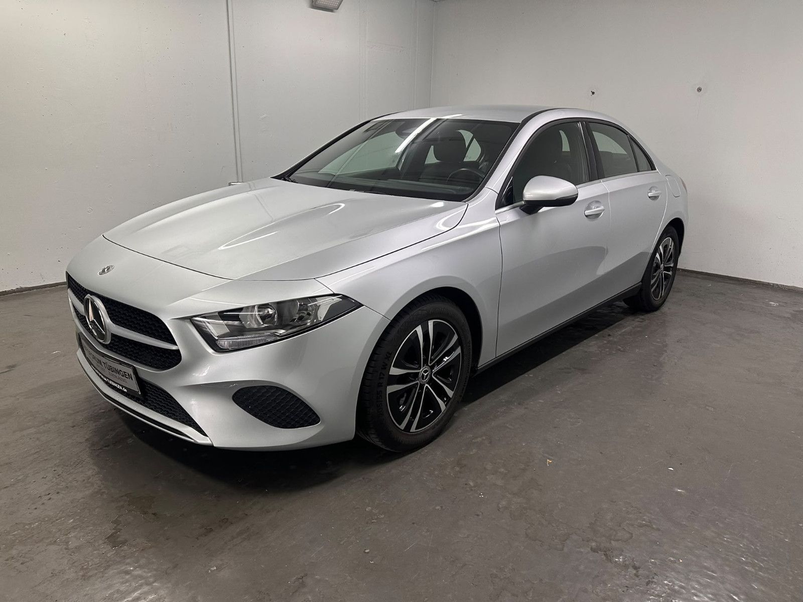 Fahrzeugabbildung Mercedes-Benz A 180 d DCT *LIMOUSINE *KLIMA*NAVI*CARPLAY*