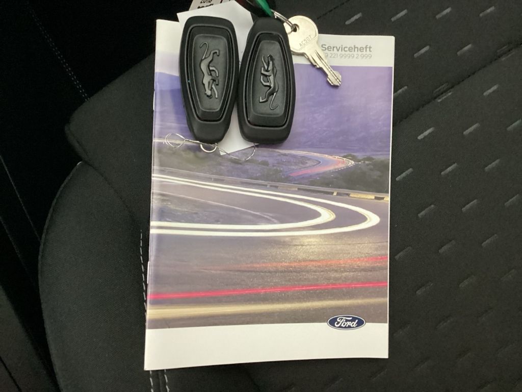 Fahrzeugabbildung Ford Puma Titanium AHK-abnehmbar Navi LED Tempomat