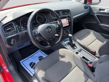Volkswagen Golf - 11