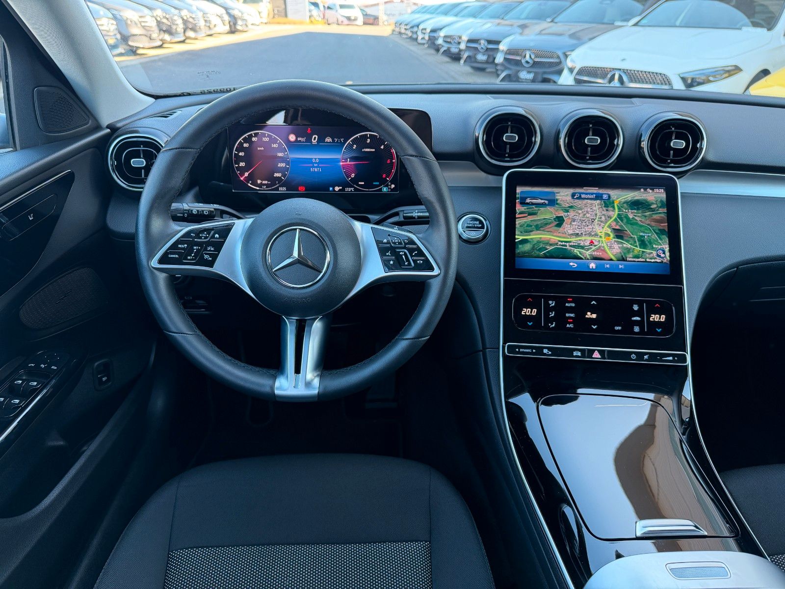 Fahrzeugabbildung Mercedes-Benz C 200d T Avantgarde+AHK+Distr+RKamera+LED+IHC