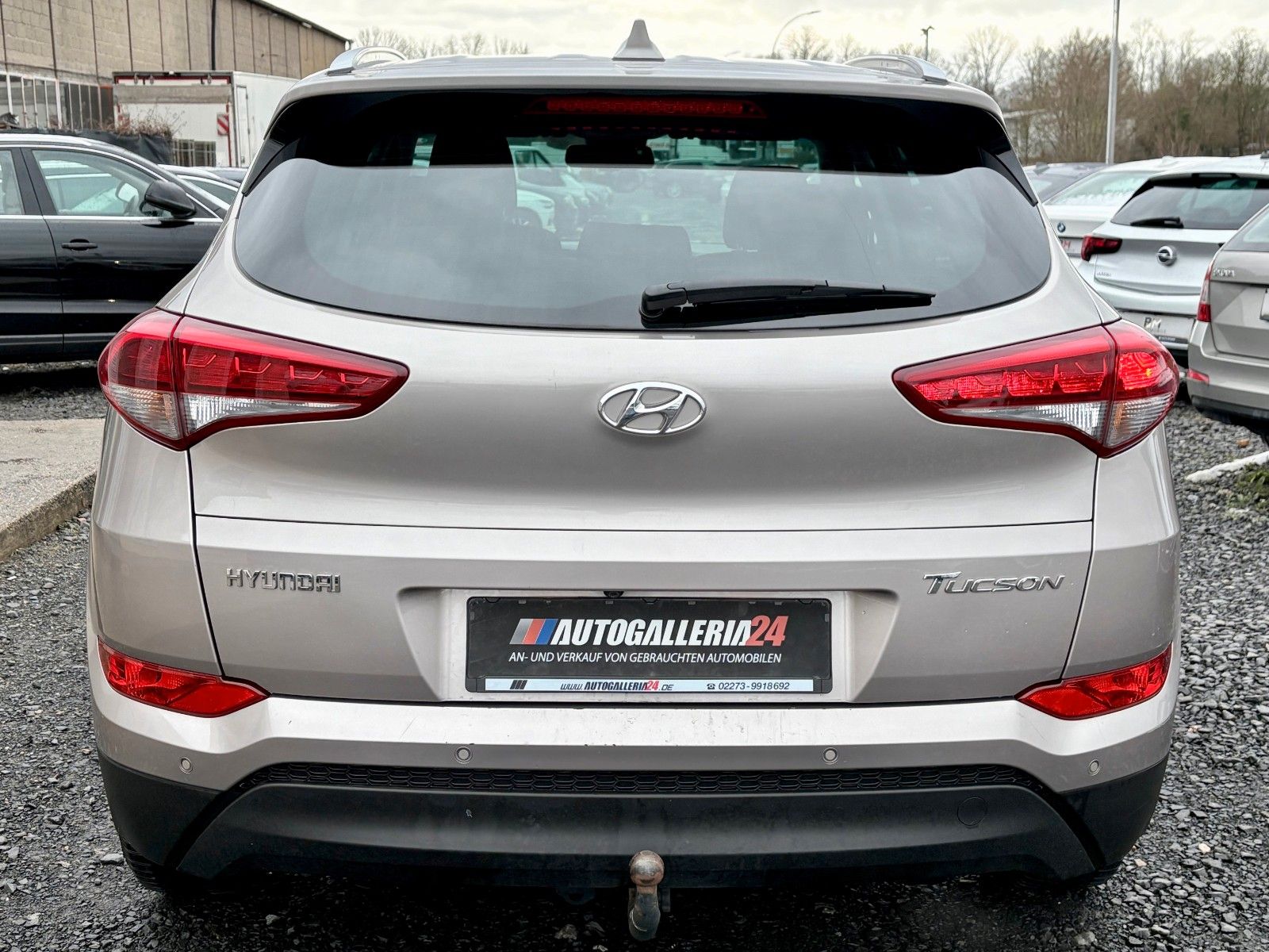 Fahrzeugabbildung Hyundai Tucson 1.6 blue 2WD Navi AHK SHZ Kamera LED 2.HD