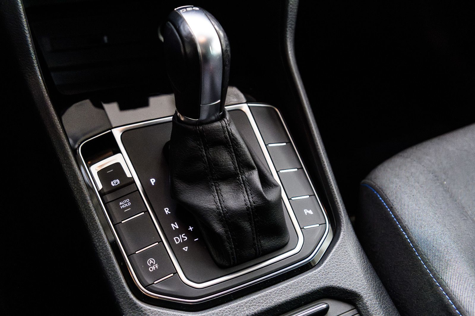 Fahrzeugabbildung Volkswagen Golf Sportsvan+LED+AHK+GJR+SHZ+NAVI+KAMERA