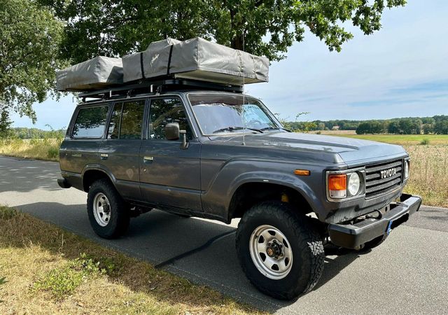 Toyota Landcruiser J6 - HJ 60 - Motor, Get...