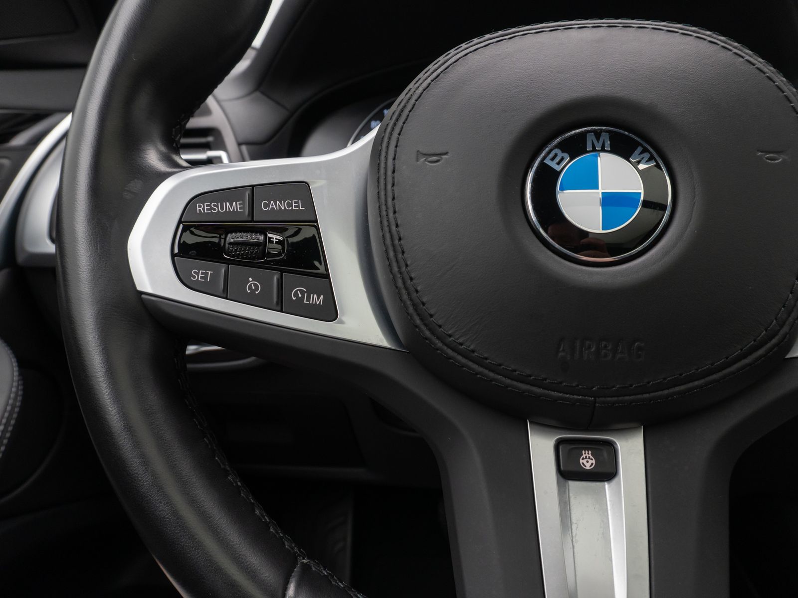 Fahrzeugabbildung BMW X3 xD30d Alarm HUD Laser DAB DisplKey 19"M Sport