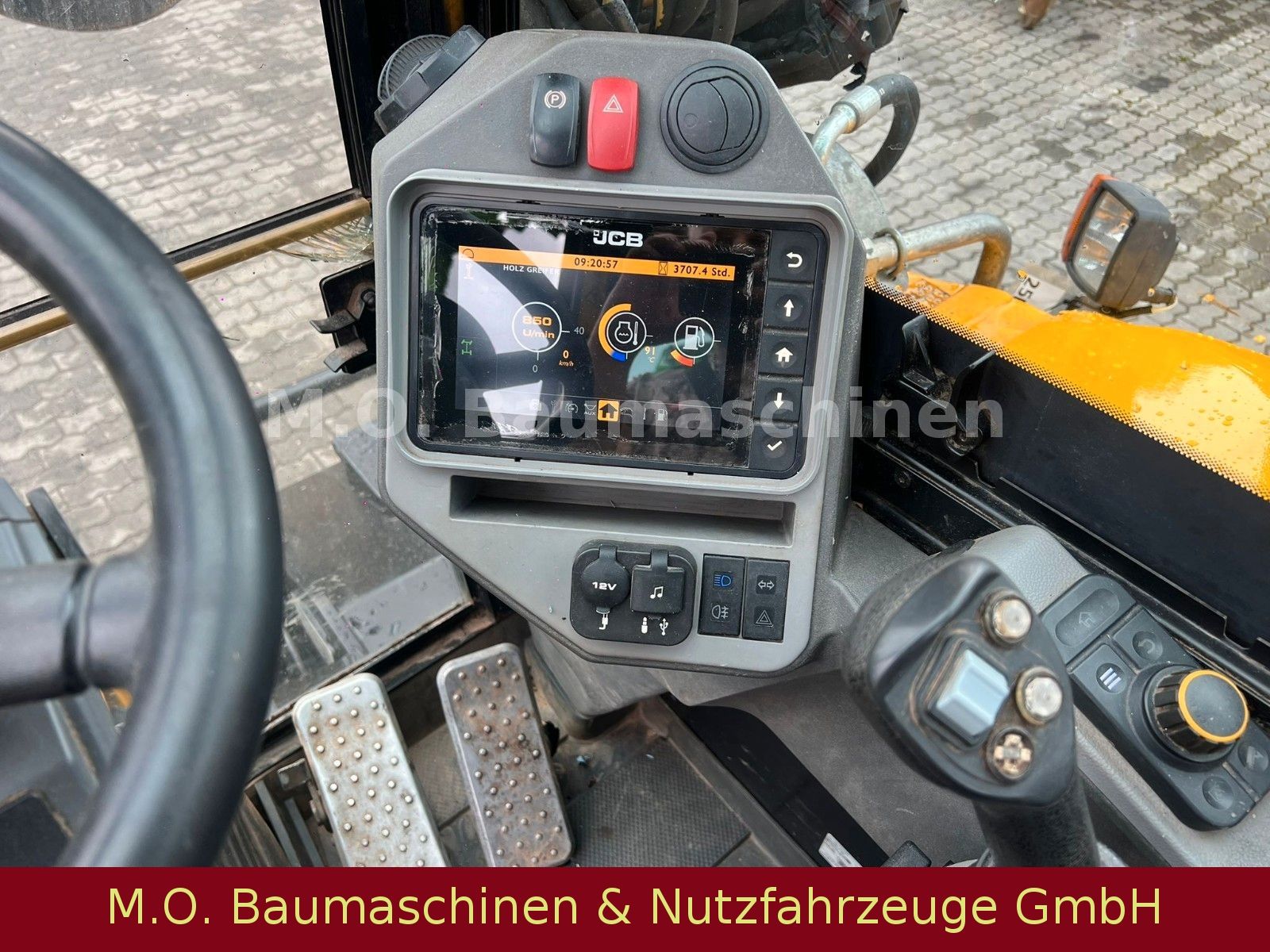 Fahrzeugabbildung JCB 110 W Hydradig / Holzgreifer / 2x Tieflöffel
