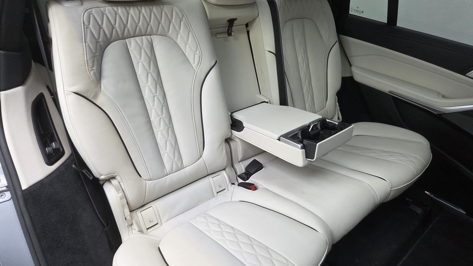 BMW X7 M60i Kristall Sky DrivePro AHK ACC Sitzlüft.