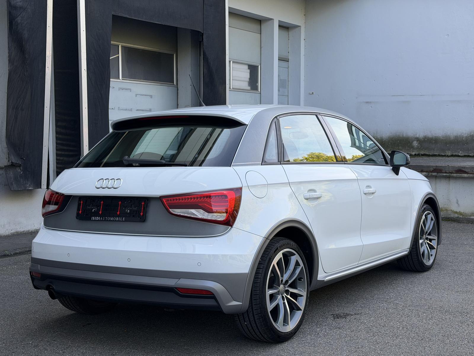 Audi A1 Sportback Ultra Xenon Sitzheizung Tempomat 