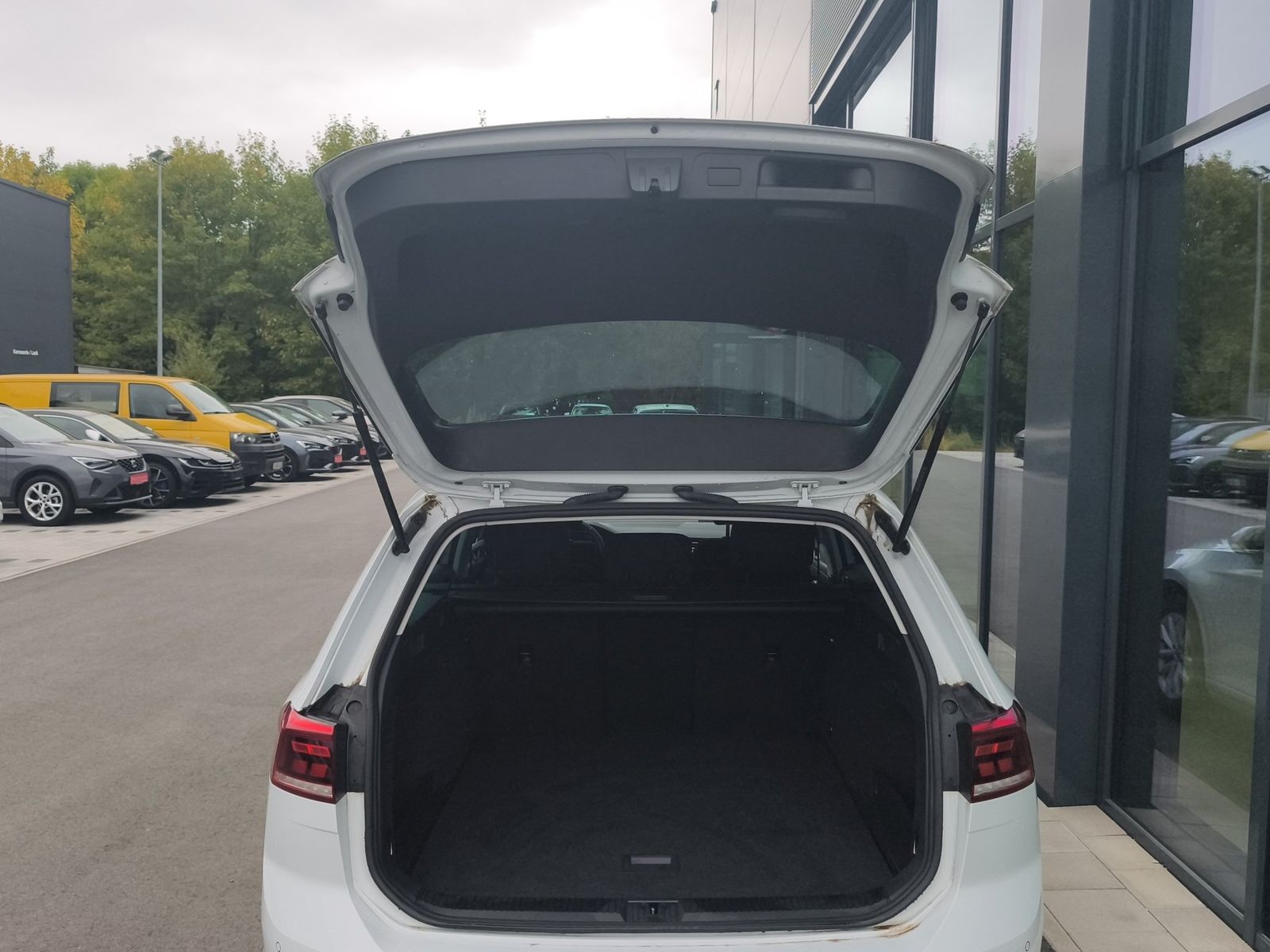 Volkswagen Passat Variant - Bild 7