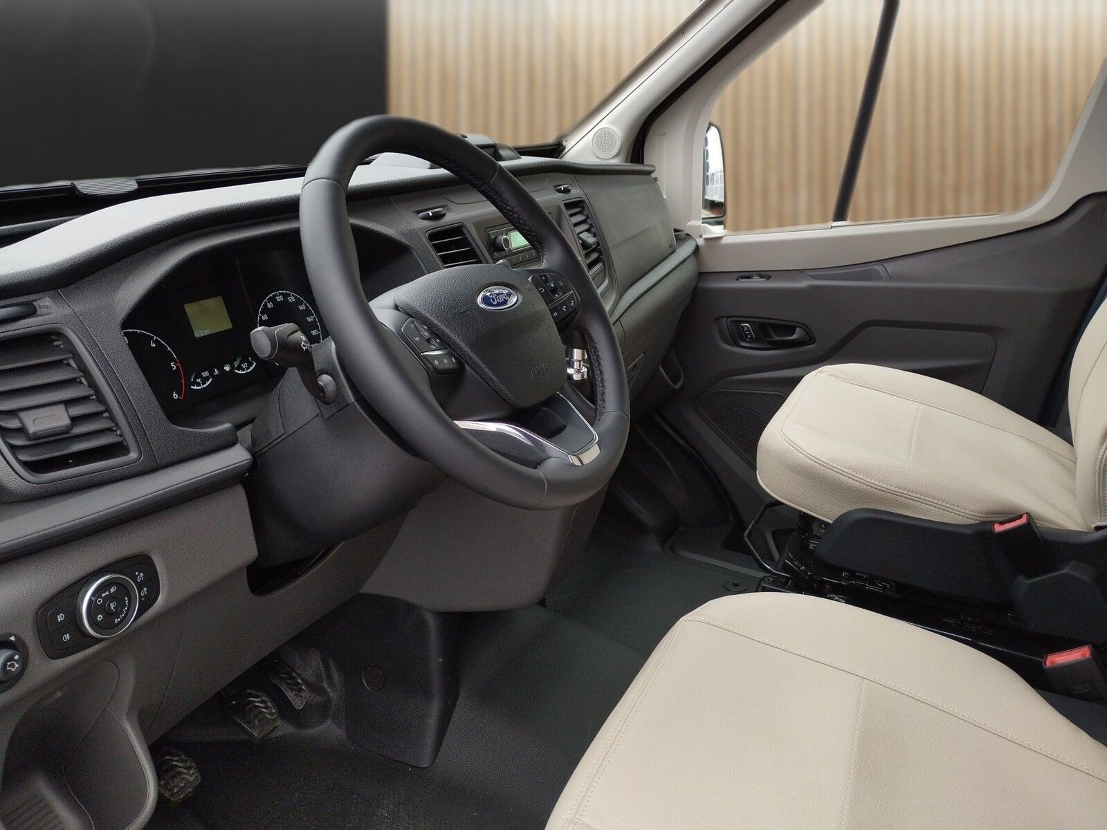 Fahrzeugabbildung Karmann Dexter 4x4 DE 570 AW Klima, RFK, El. Trittstufe
