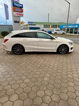 Mercedes-Benz CLA 220 Shooting Brake CLA 220 CDI DCT Orange - gebrauchte Mercedes-Benz CLA 220 Shooting Brake aus dem Jahr 2015