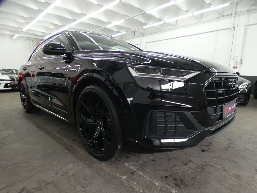 Image of Audi Q8